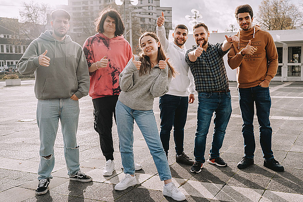 Unsere Weihnachtsspende 2025: Chancen schenken – mit JOBLINGE e. V. Unsere Weihnachtsspende 2025: Chancen schenken – mit JOBLINGE e. V.