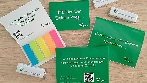 #versicherungsprofessionals zum Mitnehmen: Kleine Hinweisgeber auf den neuen Bachelor Professional #versicherungsprofessionals zum Mitnehmen: Kleine Hinweisgeber auf den neuen Bachelor Professional